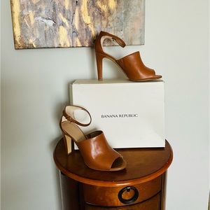 Banana Republic Rylee heels